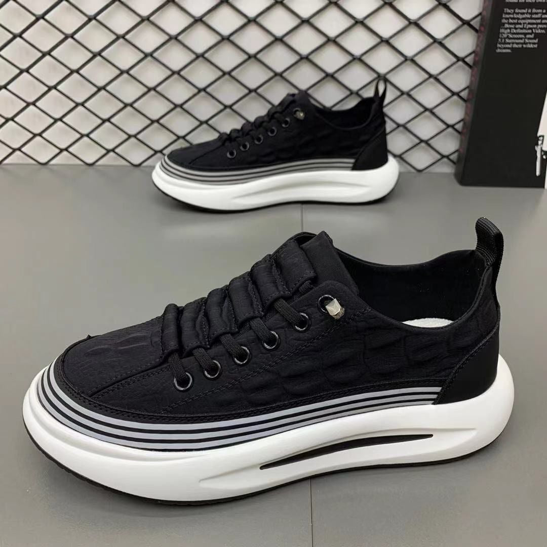 New breathable Men's sneaker versatile thick soled sports shoe trendy shoes