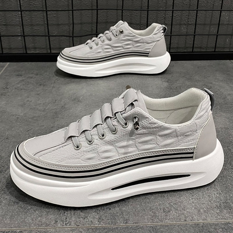 New breathable Men's sneaker versatile thick soled sports shoe trendy shoes